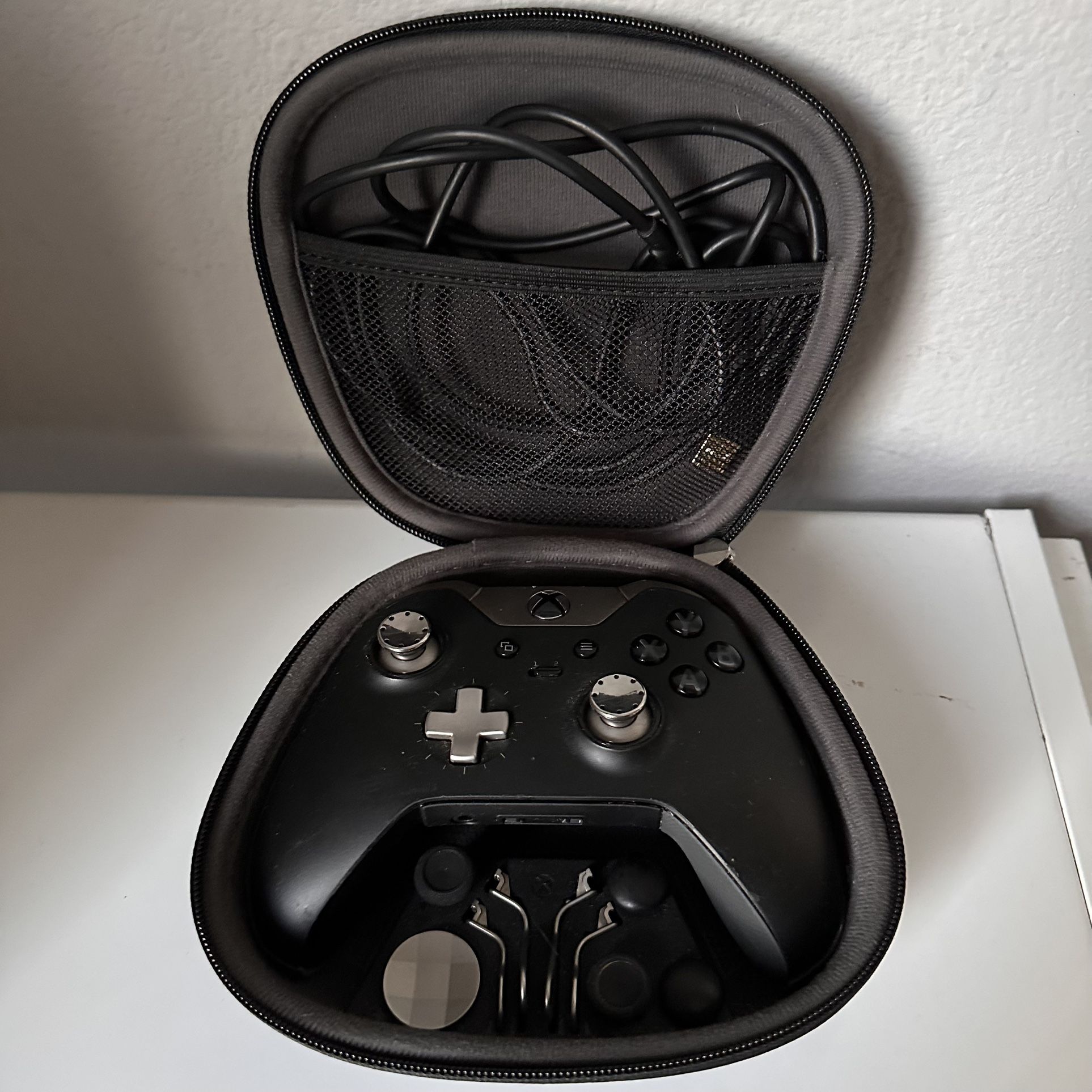 Microsoft XBOX One Elite Series 1 Controller 1698 w/ Case & Accessories