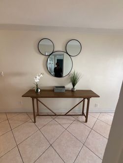 Beautiful Entry/ sofa table fern natural wood