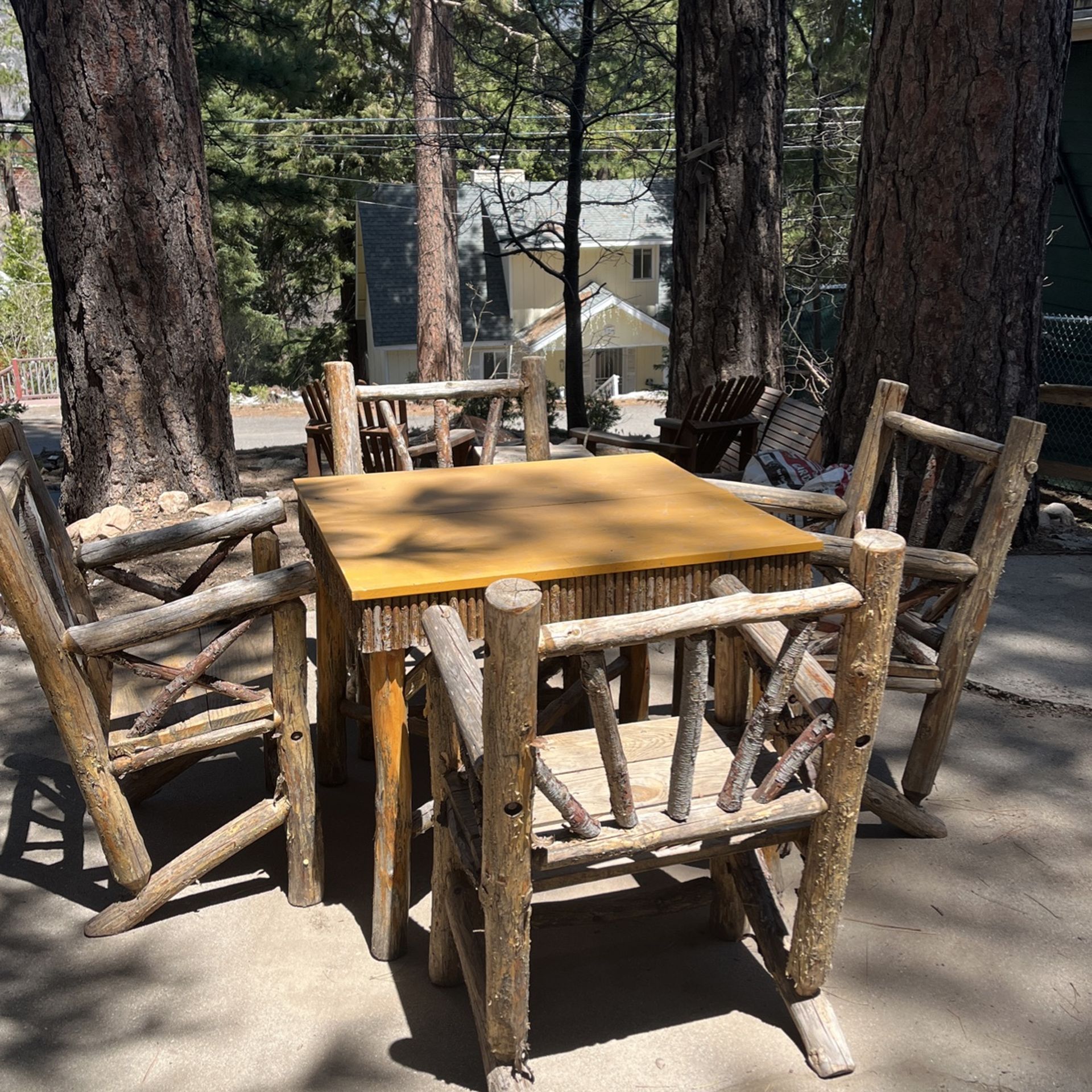 Wooden Table/chairs