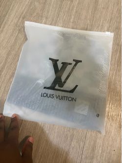 L V BEANIE