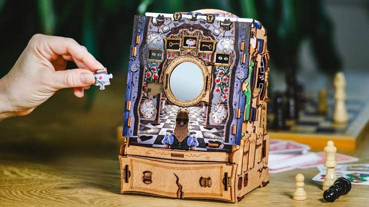 Puzzle Game - The Wonderbox Of Alice