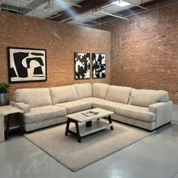 Like New-Ashley Rawcliffe Sectional-FREE DELIVERY 🚚 