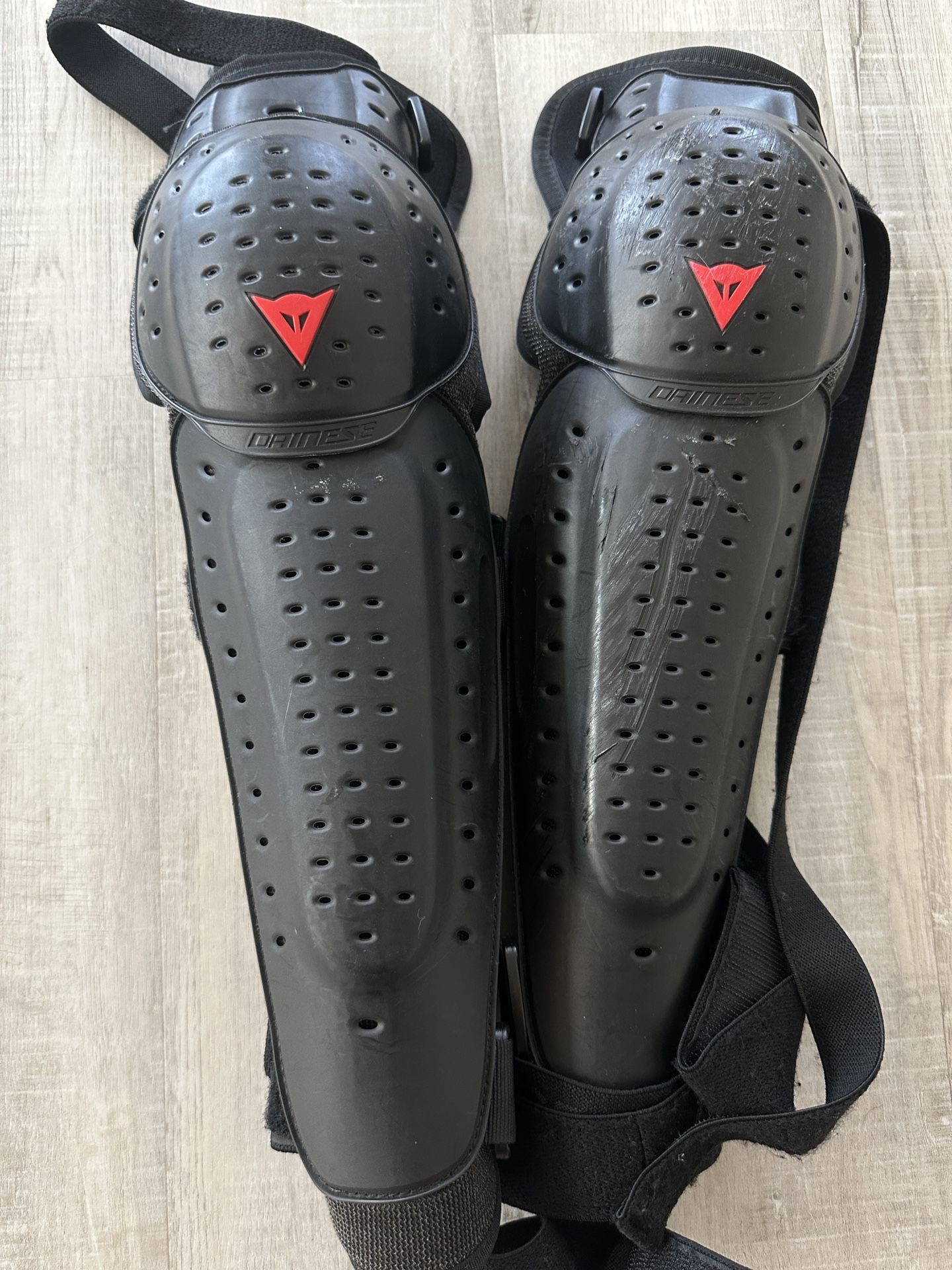Dainese knee V E1 N guards