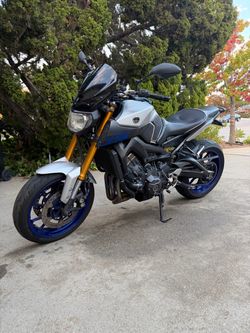 2015 Yamaha FZ-09 Akrapovic Exhaust Clean Title