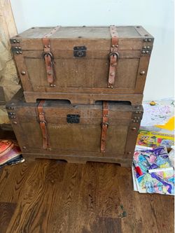 Set of 2 Wooden Storage Trunks