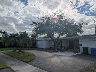 Big House In Skylake With Fenced Yard