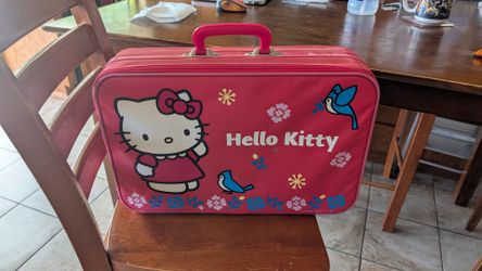 Hello Kitty suitcase 18x12x4 Sanrio