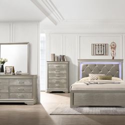 Queen bedroom set 4 P.s