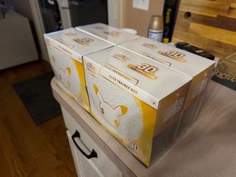 Pokémon 30th Celebration Elite Trainer Box