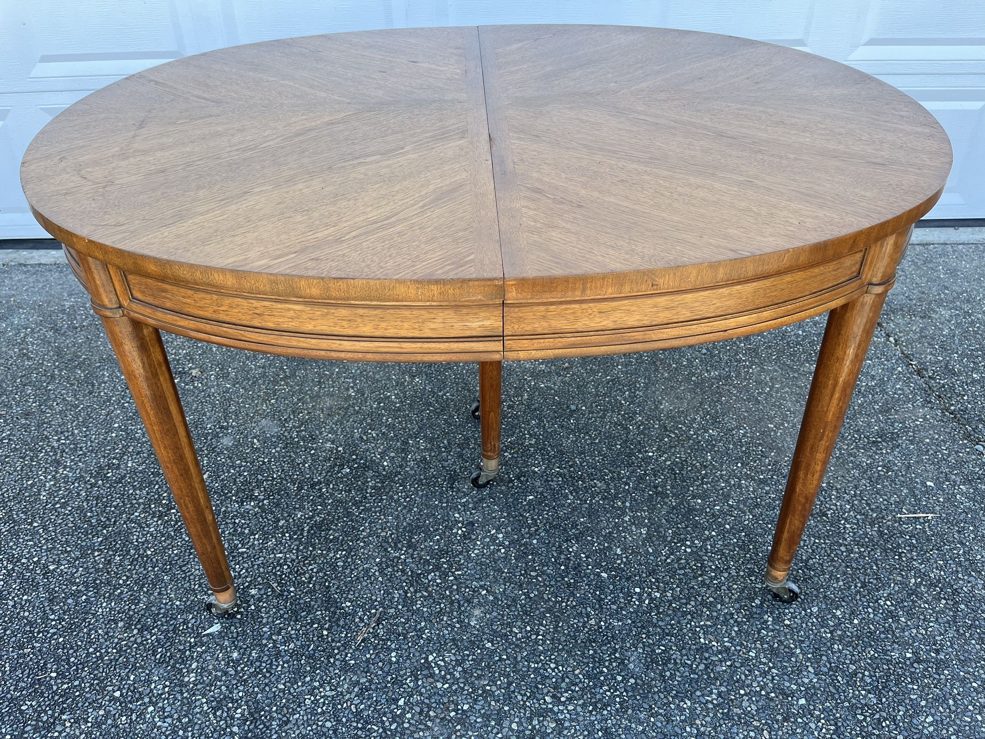 Mid Century Modern Henrendon Oval Dining Table With Extra Legs In Center