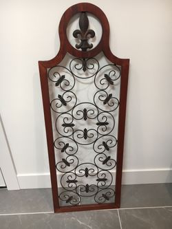 Decorative wall thingy that my wife no longer loves