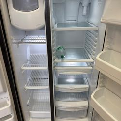 GE Side By Side Refrigerator 