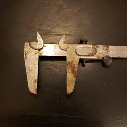  older micrometer caliper