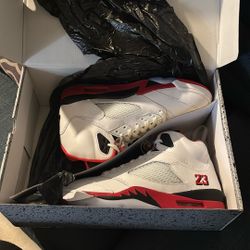 Jordan 5 Red Fire 10.5 240$