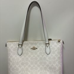 coach bag white
