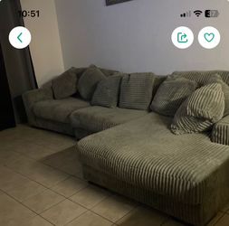 couch set 1500$ clean