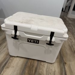 Yeti Tundra 35qt