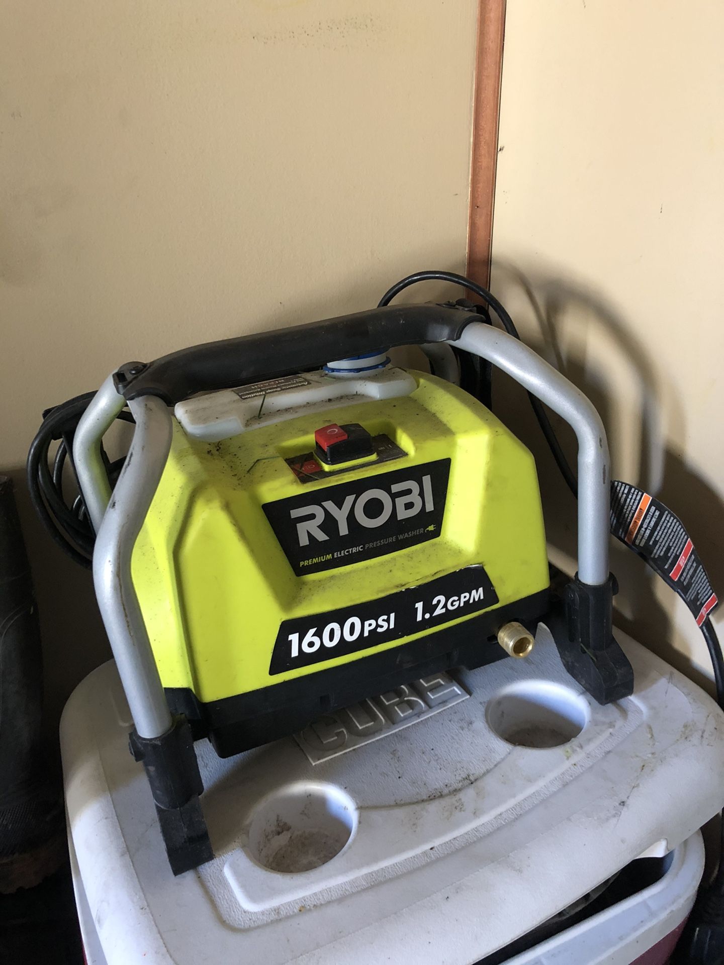 1600 PSI Pressure Washer