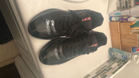 Pradas Size 9