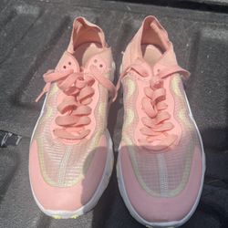 Woman’s Nike Athletic Shoes Size 5.5