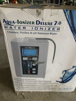 AQUA-IONiZER DELUXE 7.0 WATER IONIZER