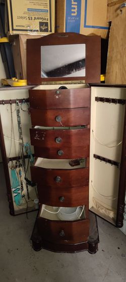 Standup jewelry box
