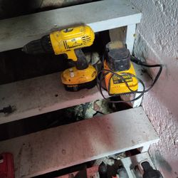 DeWalt 18v  XRP Drill And Batteries 