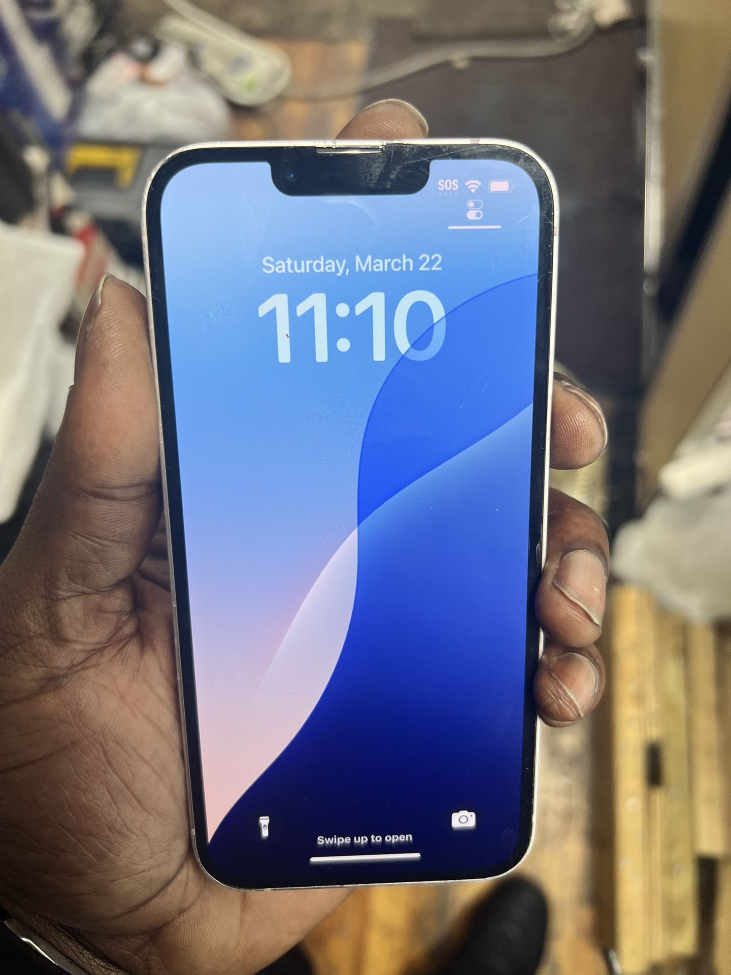 IPHONE 13 128GB UNLOCKED CRACKED BACK SELLING FOR $259‼️