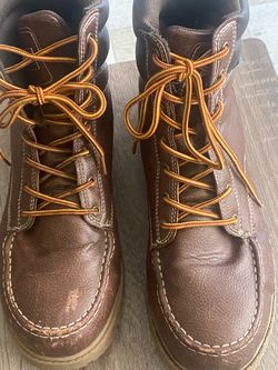 GOOD YEARS Botas para el trabajo size 9.5 bonito color buenas conditiones $20