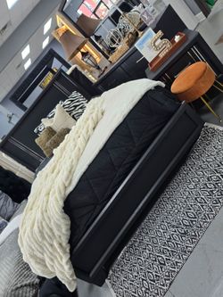 ✨️4pc Queen, King Bedrooms ✨️ Furniture Sectionals, Dining Avail
