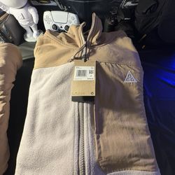Nike ACG "Wolf Tree" Plus