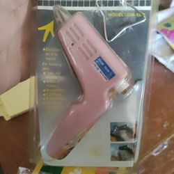 NEW MINI GLUE GUN ( INCLUDES - GLUE STICKS).    PICK ⛏️ UP ONLY