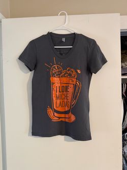 Fitted Michelada top Size M. No tears or stains. Stretchy.