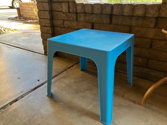 Plastic kids table