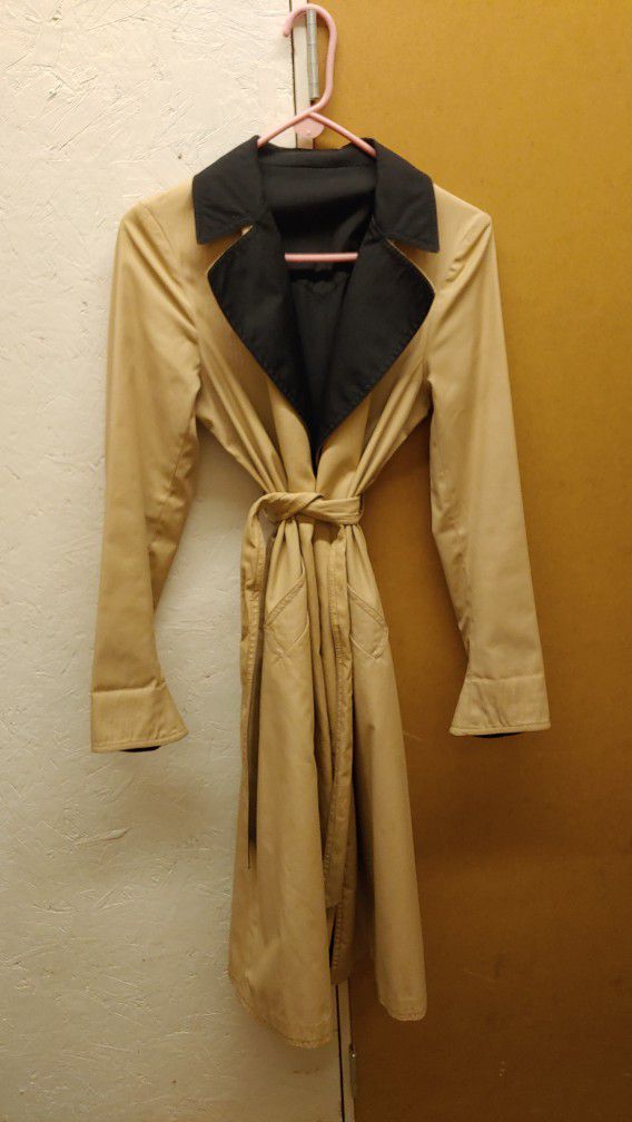 Reversible Woman's Raincoat