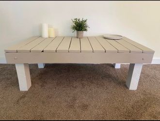 Farmhouse Slatted Coffee Table – Sandstone Top, White Legs – Concord