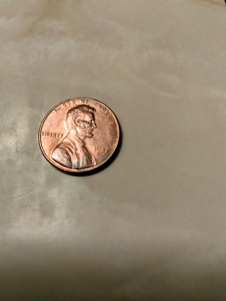 One Lincoln Cent Small Date 1982 Without Seca Mark Exact Weight.3.14g.