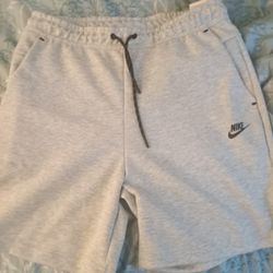 nike tech shorts xl