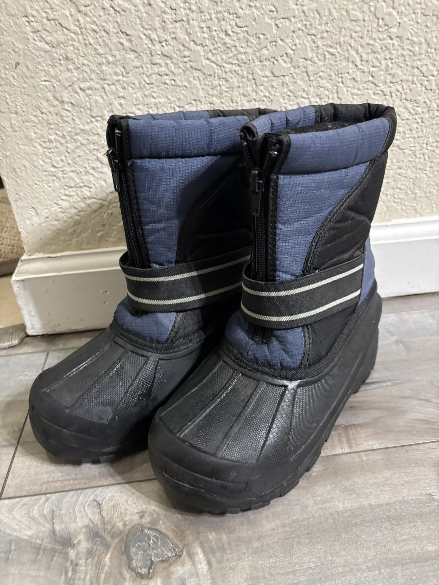 Snow Boots Size 2