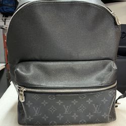 Louis Vuitton Discovery Monogram Eclipse Taiga Backpack for Sale