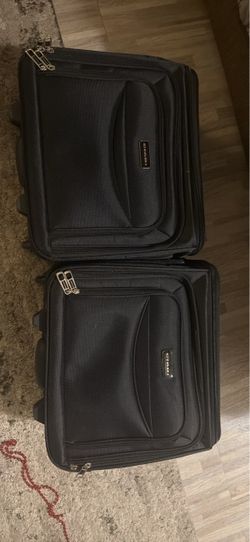 2 carry on expandable suit cases with wheels - brand ciao!