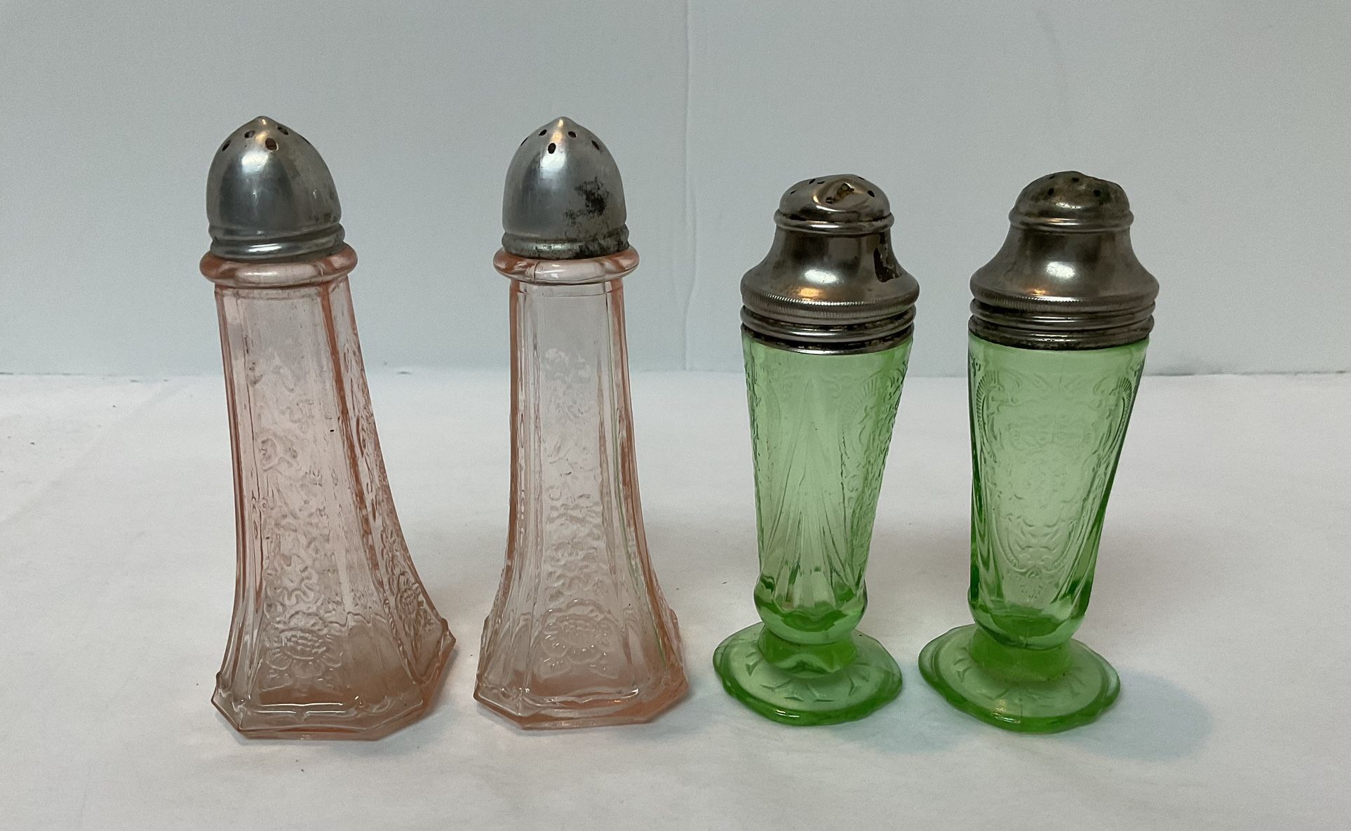 Vintage Depression Salt&Pepper Shakers Vaseline Uranium Royal Lace, Pink Open Rose