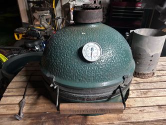 Big Green Egg Large with table and accessories