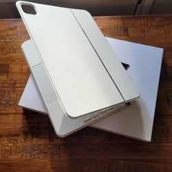 Tiaota-Magnetic Keyboard Case for iPad Pro 11/10.9‑inch-New in the box