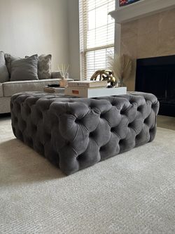 Gently Used Ottoman (75)