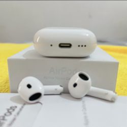 Apple AirPods  gen 4 with Charging Case