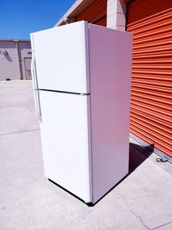 BIG 21 CuFt Top Freezer Refrigerator Kenmore Running And Cold When You Look Super Clean Works Perfectly Free Delivery
