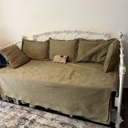 Daybed With Trundle 