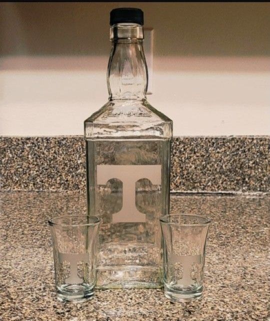 UT Vols Decanter Set