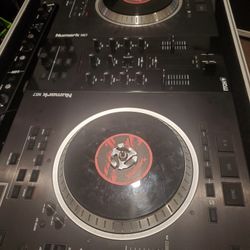 Numark Ns7 